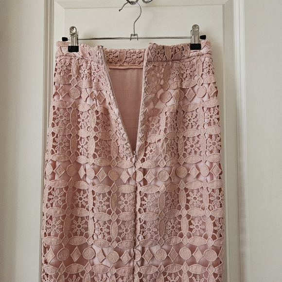 Rachel Parcell Stunning Floral Embroidery Skirt Size S - Picture 9 of 15